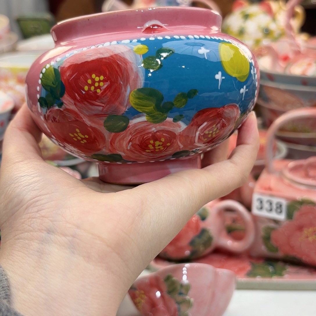 瓷片兔兔盖茨。兔兔