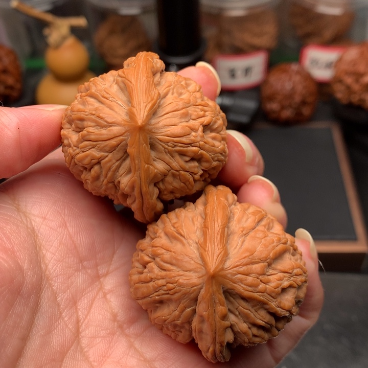 文玩核桃把件40水龙纹