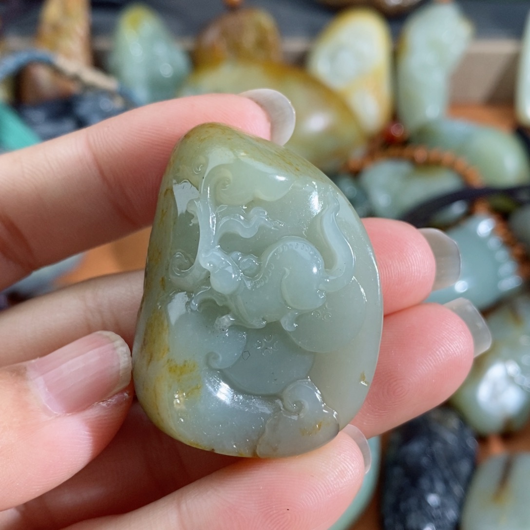 和田玉未镶嵌颈饰