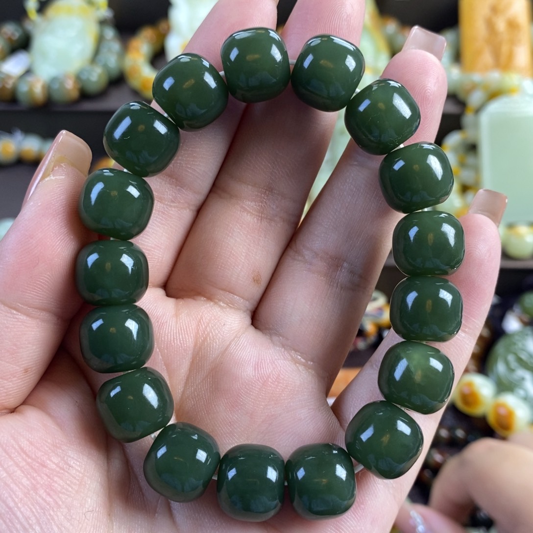 透闪石质玉未镶嵌手串
