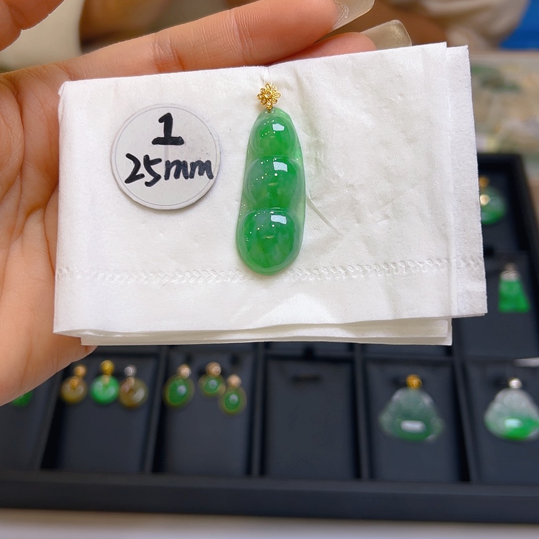 翡翠颈饰18K金镶嵌翡翠