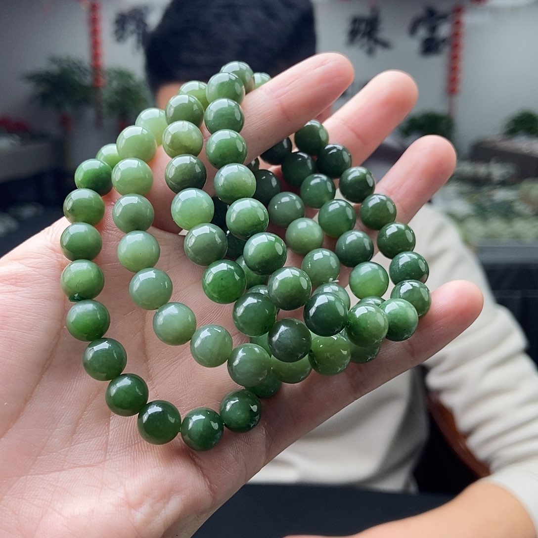 和田玉颜色多样性发拍一发一未镶嵌