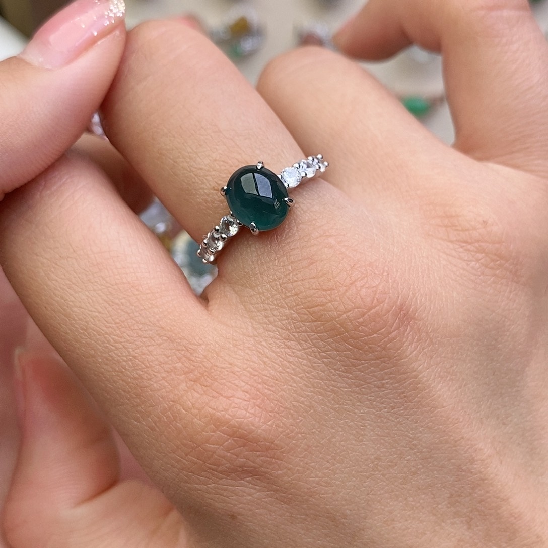 翡翠银S925镶嵌戒指有棉点