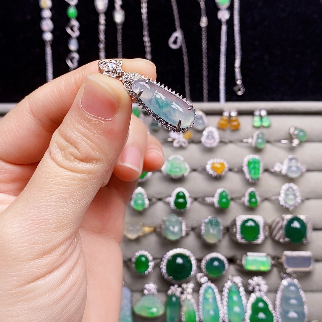 翡翠银S925镶嵌颈饰豆子