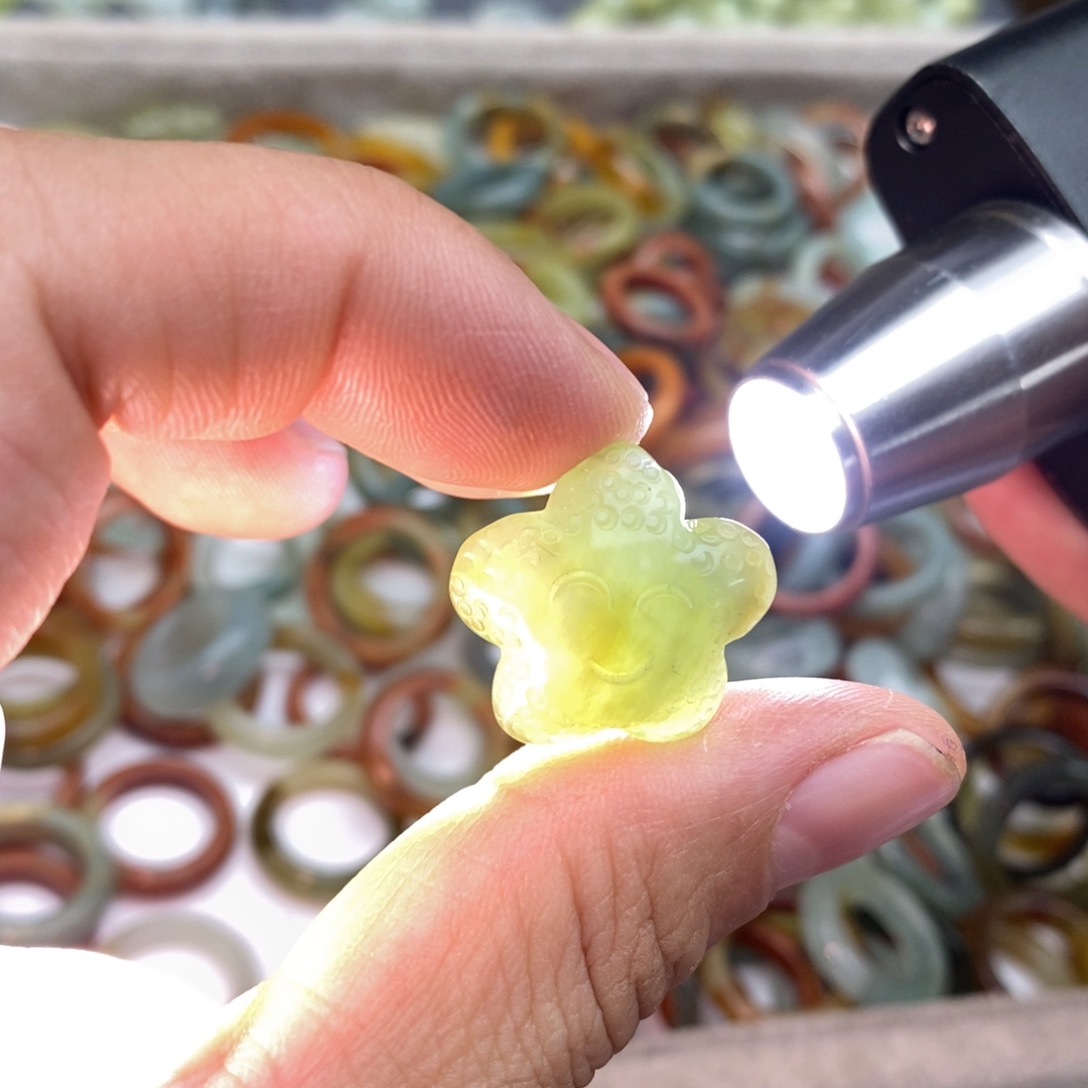 岫玉纯天然岫玉挂件戒指微瑕福利未镶嵌