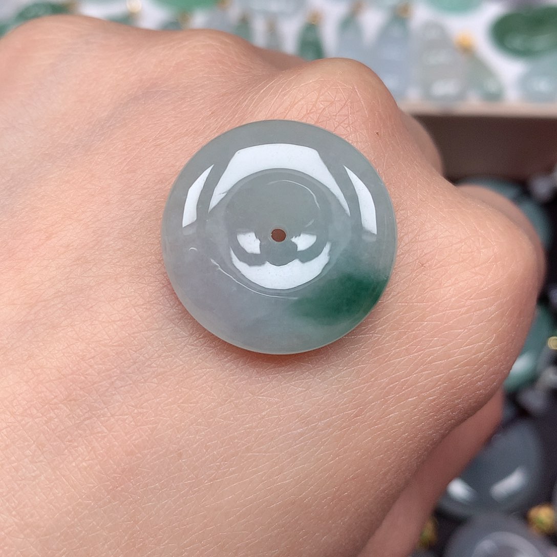 翡翠颈饰未镶嵌平安扣A