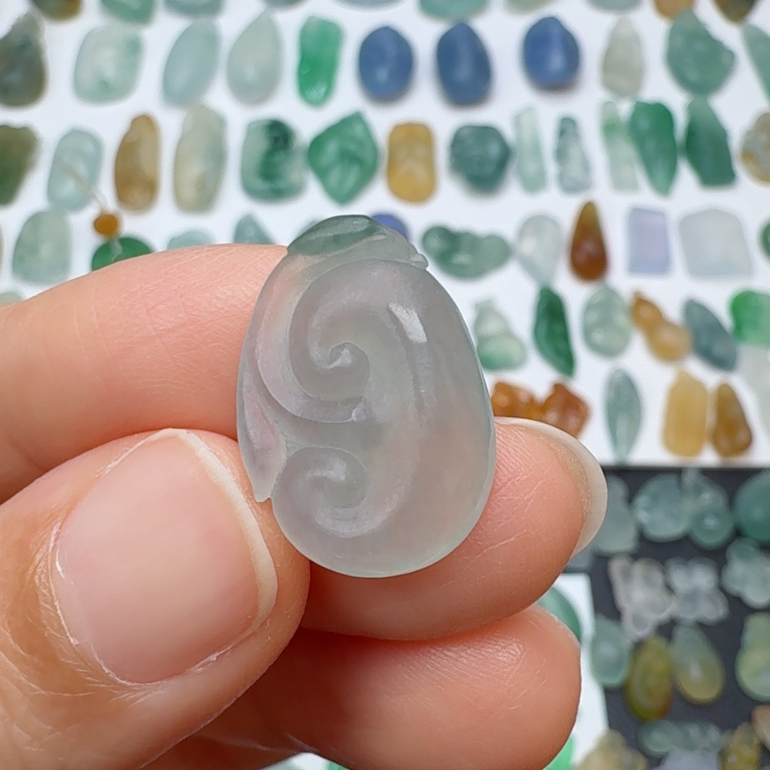 定制翡翠未镶嵌如意