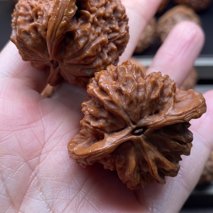 不***字文玩核桃吊坠朱雀