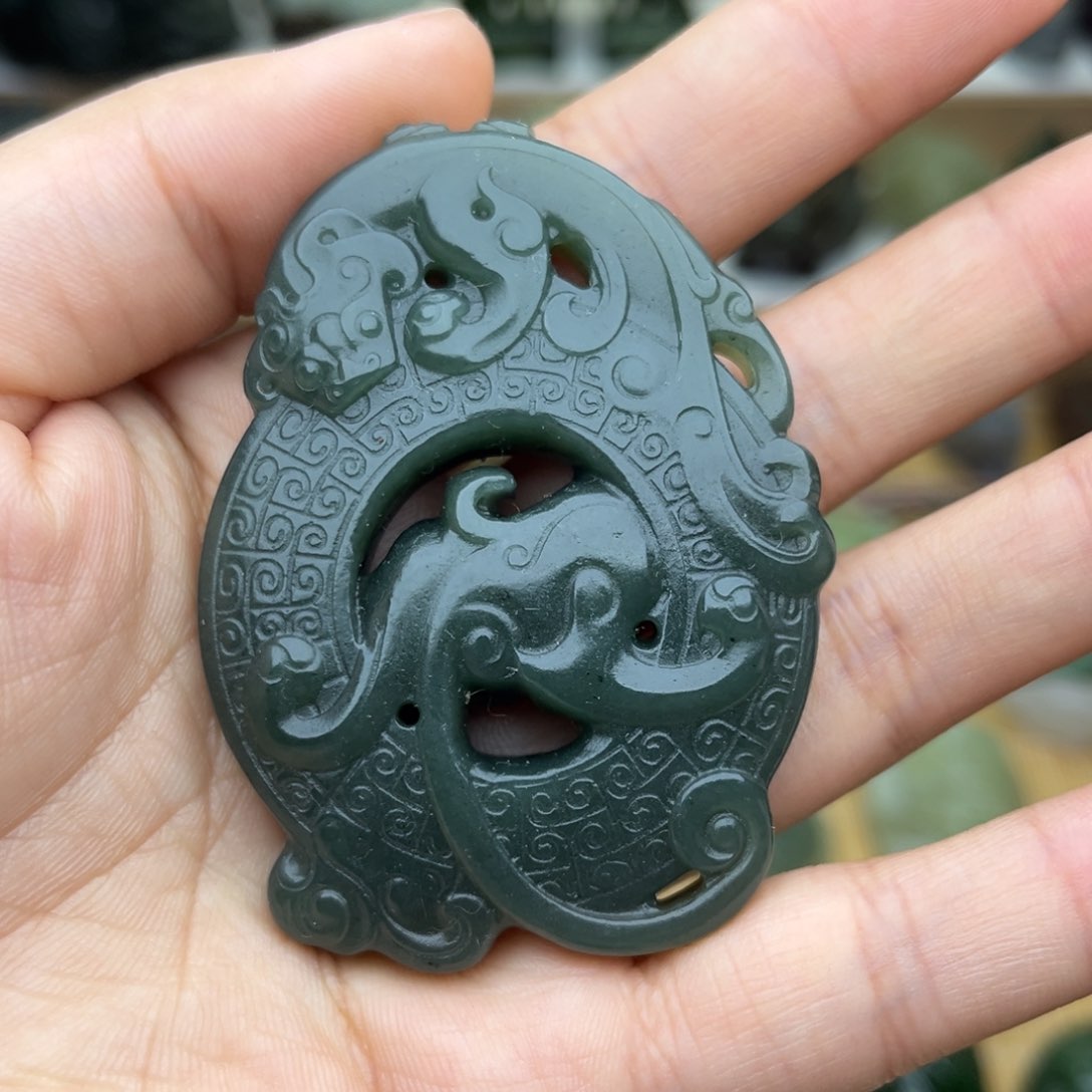 和田玉颈饰未镶嵌