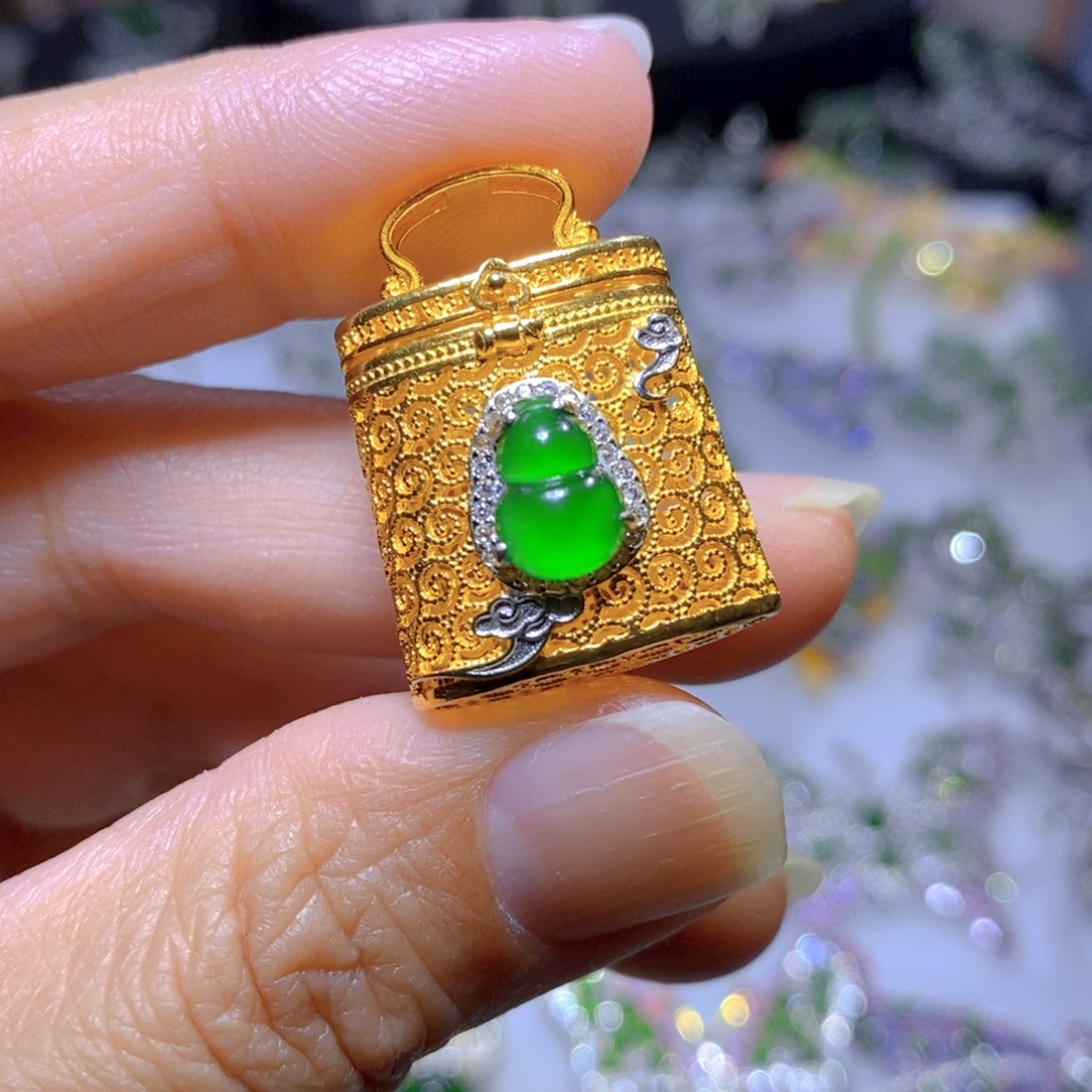 翡翠颈饰银S925镶嵌天然翡翠