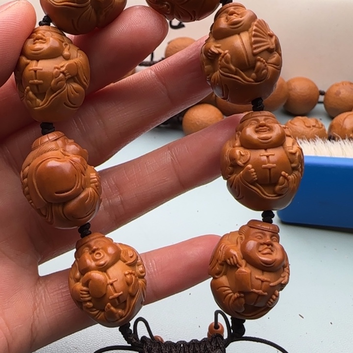 橄榄核手串雕刻工艺