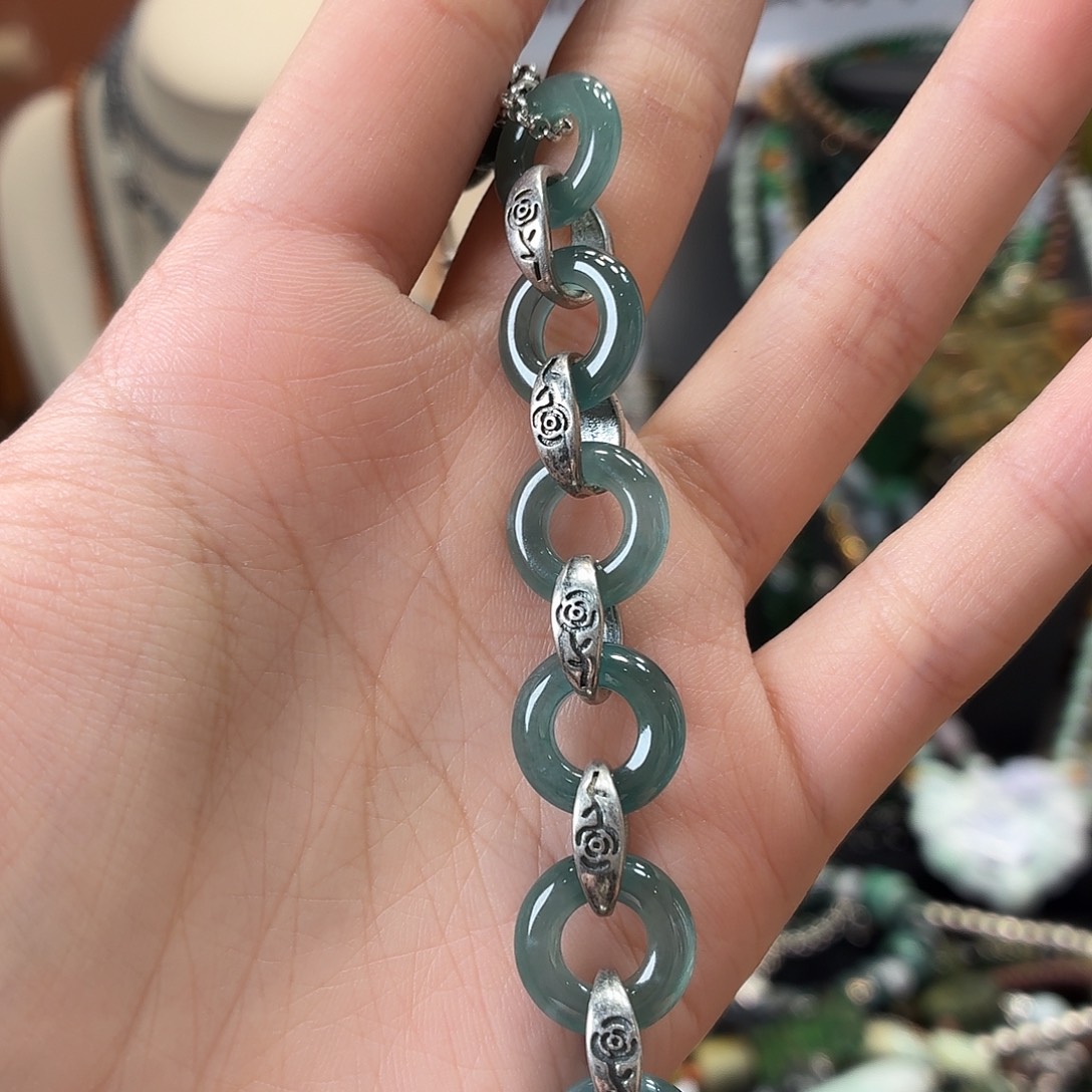 翡翠未镶嵌耳饰手串