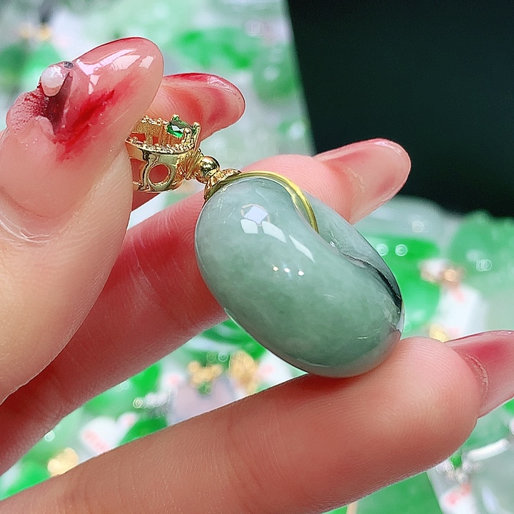 翡翠未镶嵌颈饰翡翠