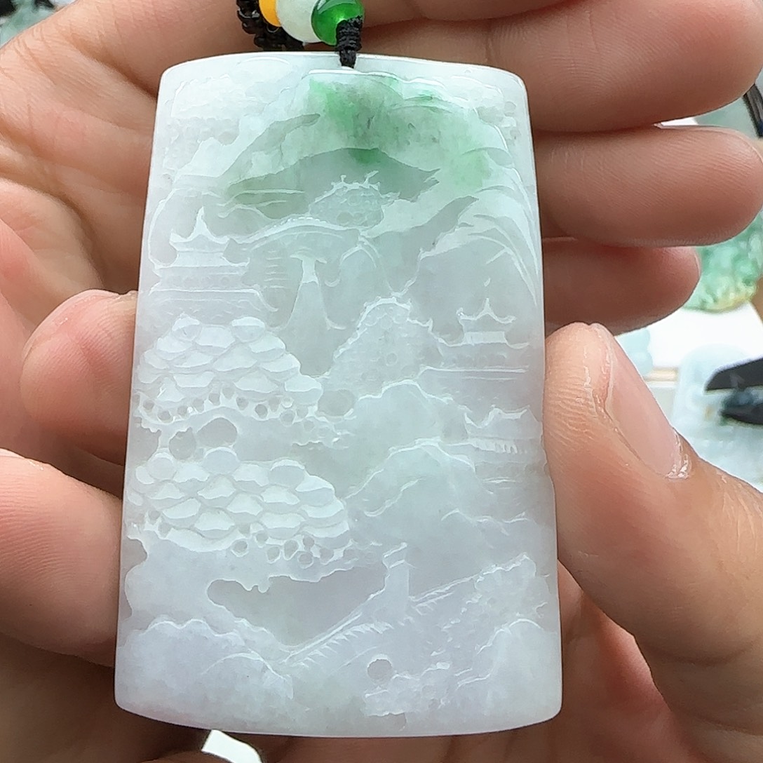 翡翠颈饰未镶嵌翡翠