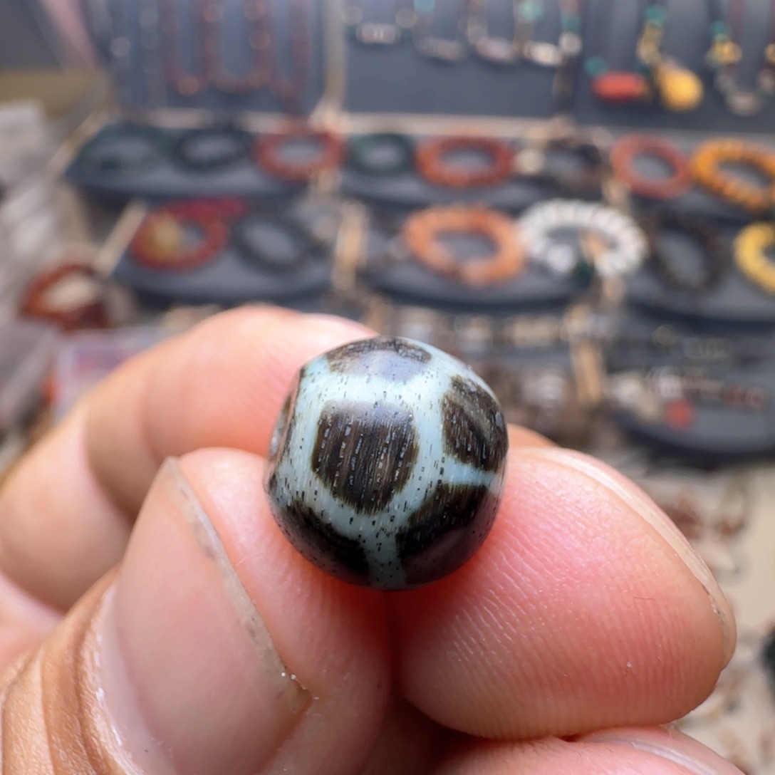 石英质玉单未镶嵌