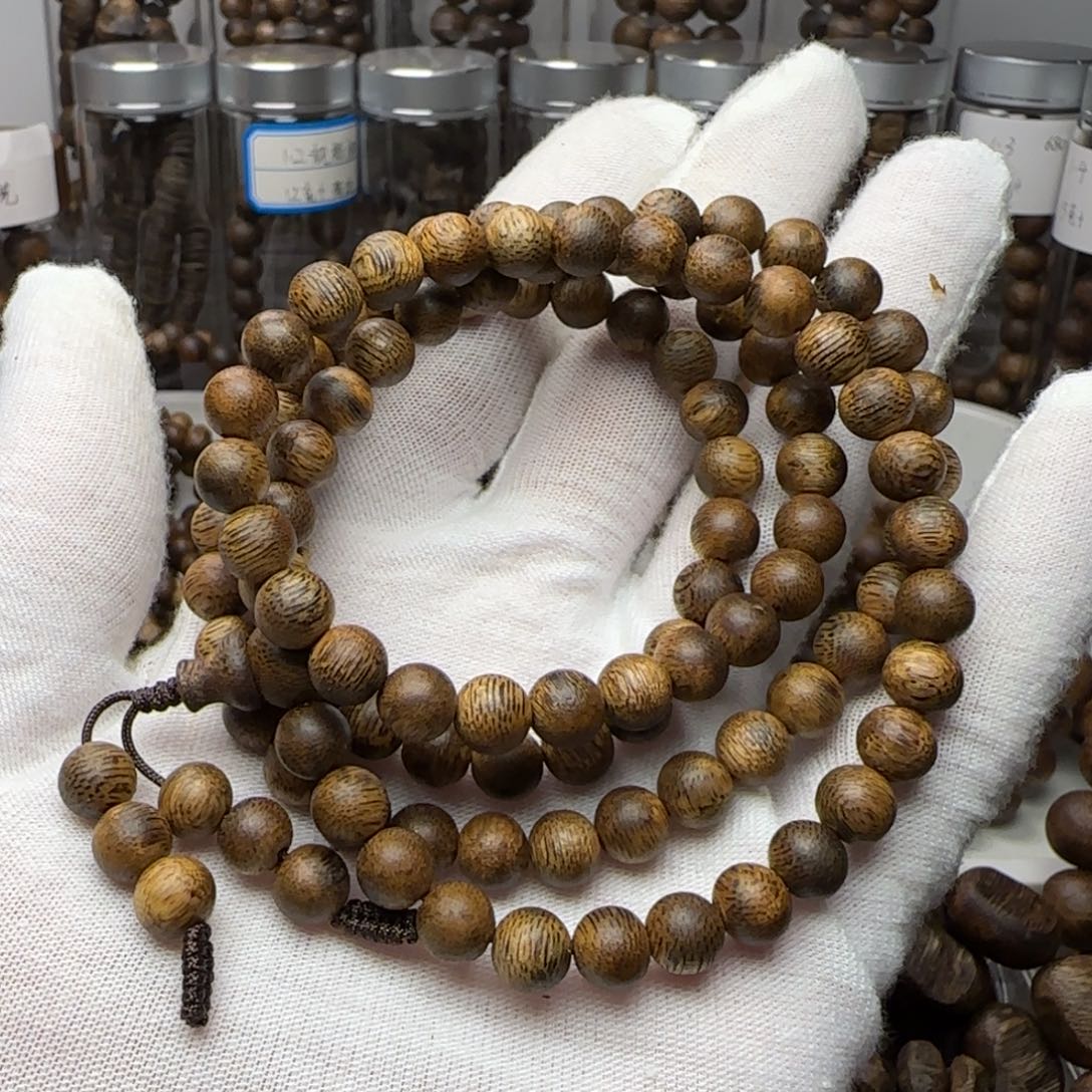 沉香手串?****?表现07规格15.8克多圈