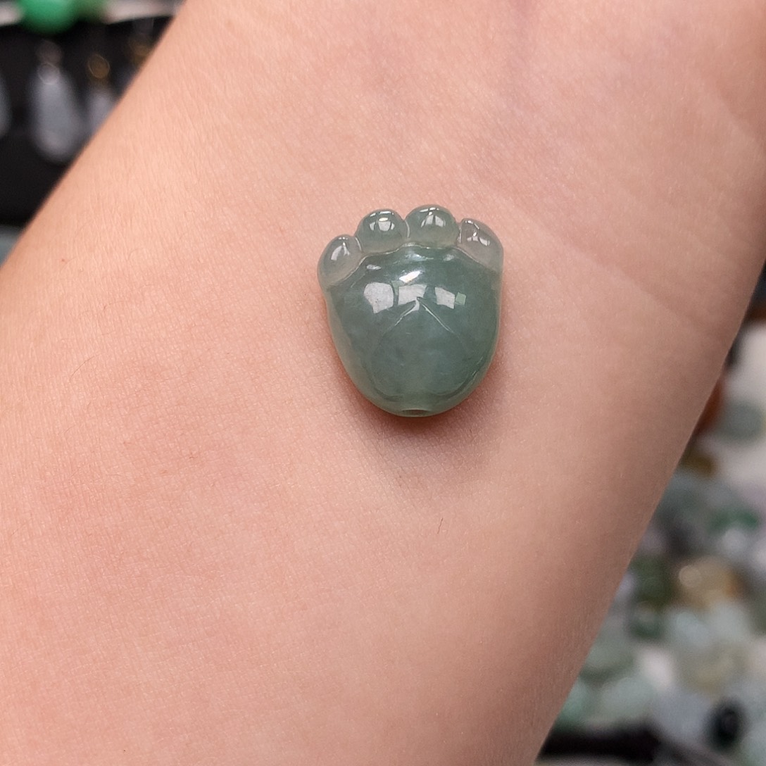 翡翠未镶嵌挂件熊掌