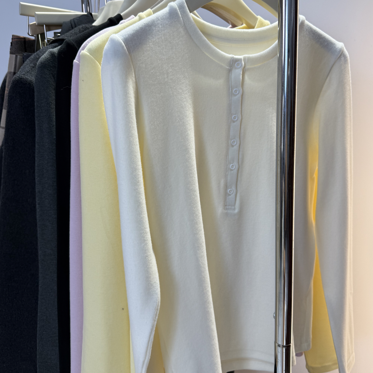 韩东大门五色磨毛冬款T恤