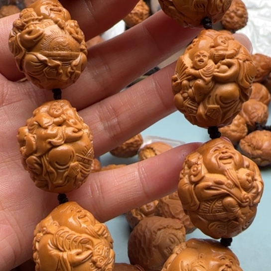 吊坠桃核橄榄雕工艺品
