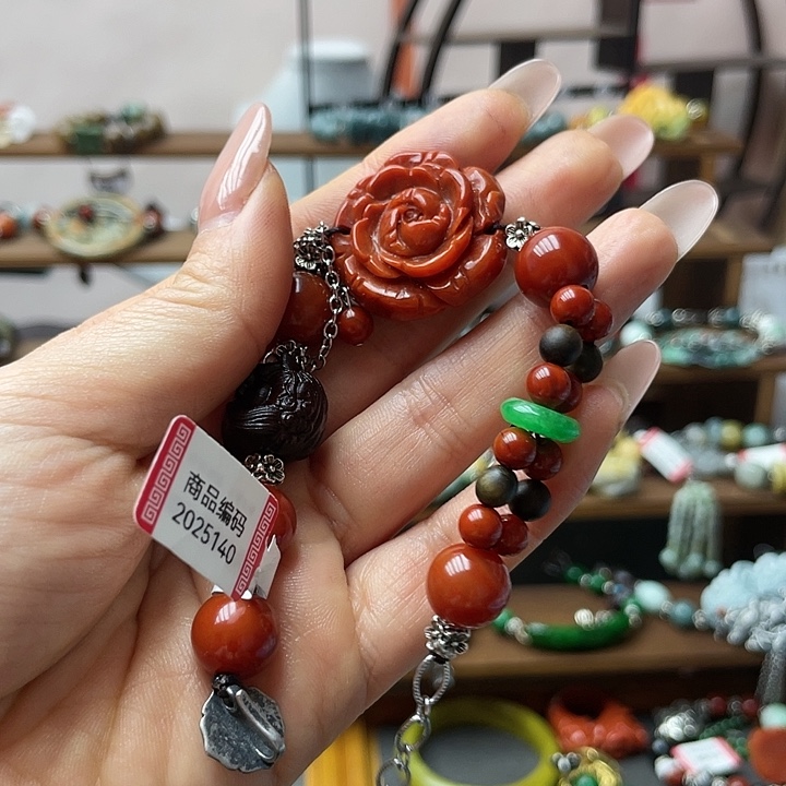 用***8翡翠未镶嵌手链饰品