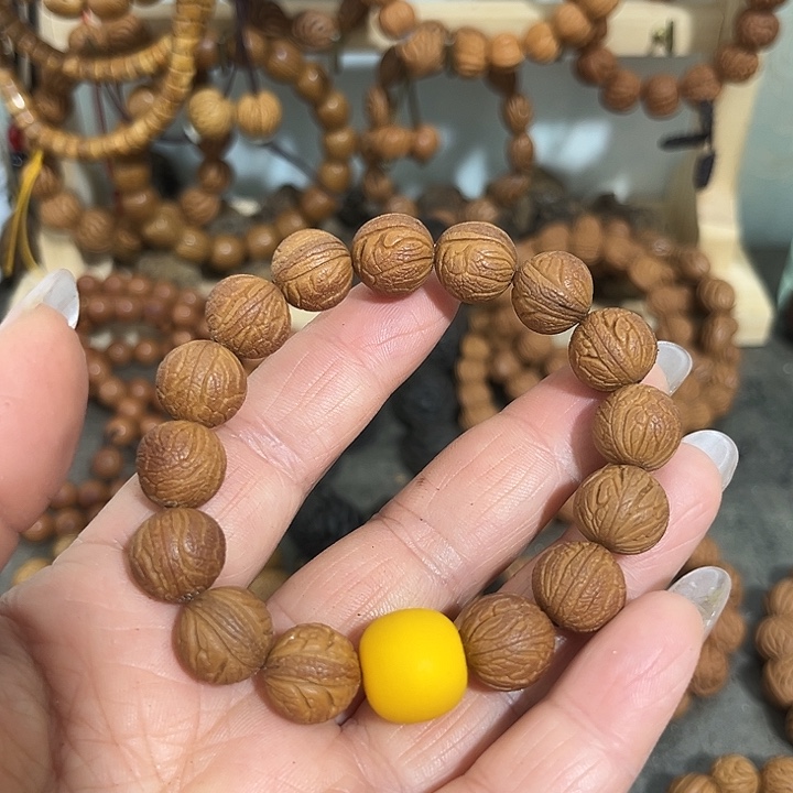 小***鱼把件核桃精品桃枭小籽手串