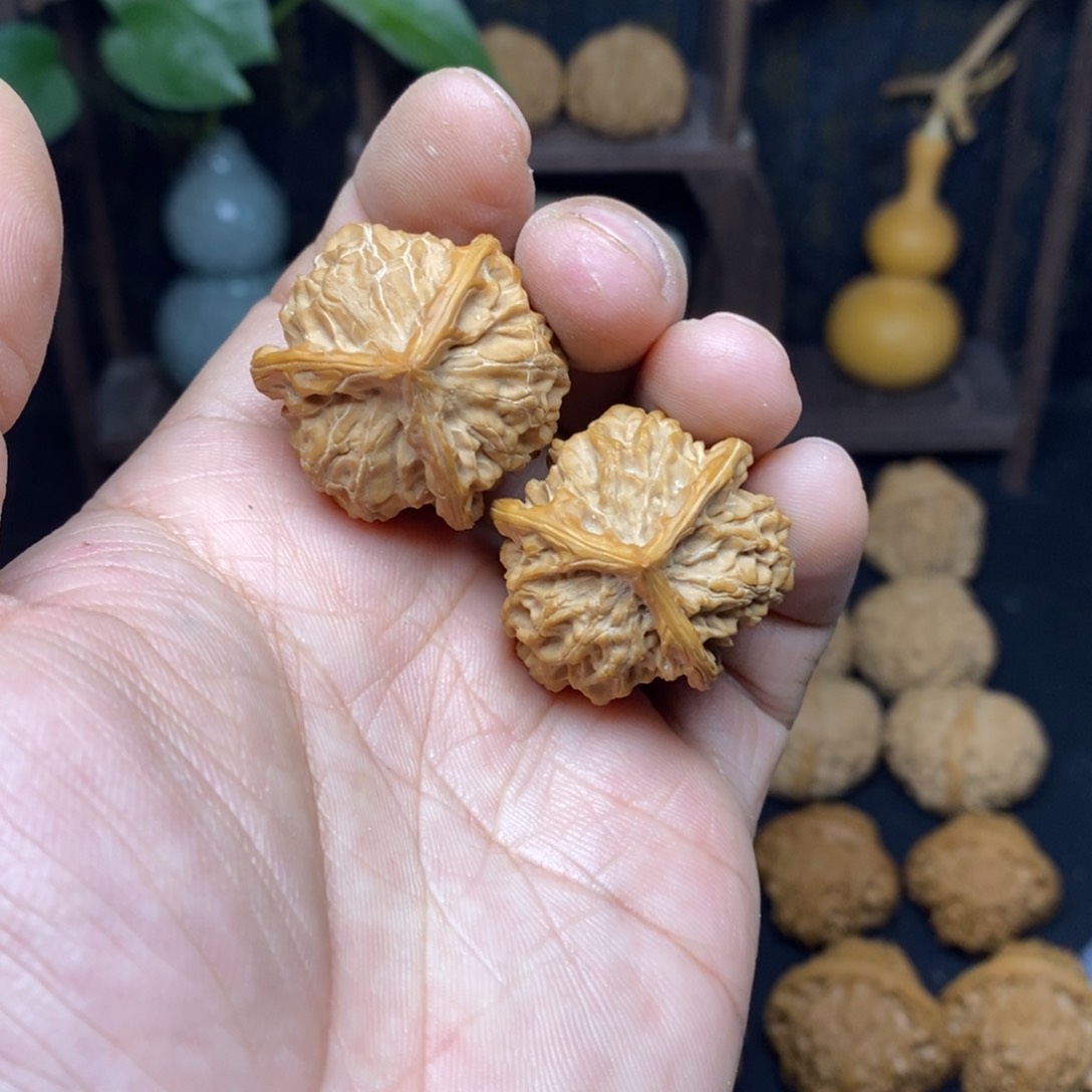 文玩核桃吊坠?***✨31三棱