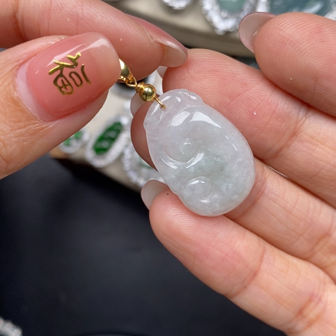 翡翠颈饰未镶嵌翡翠