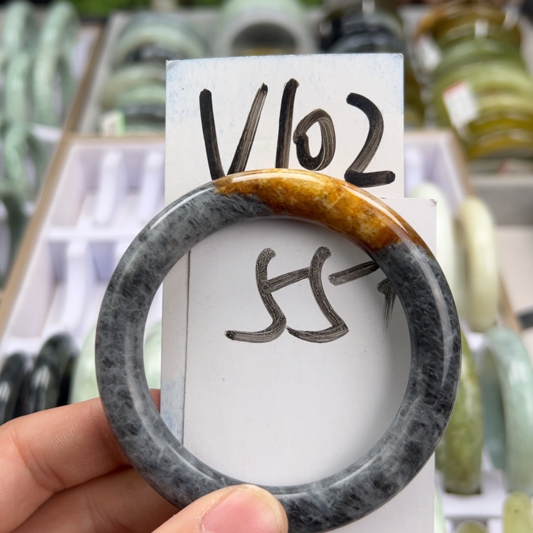 岫玉手镯未镶嵌天然岫玉