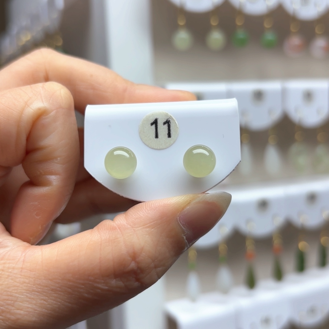 和田玉耳饰18K金镶嵌