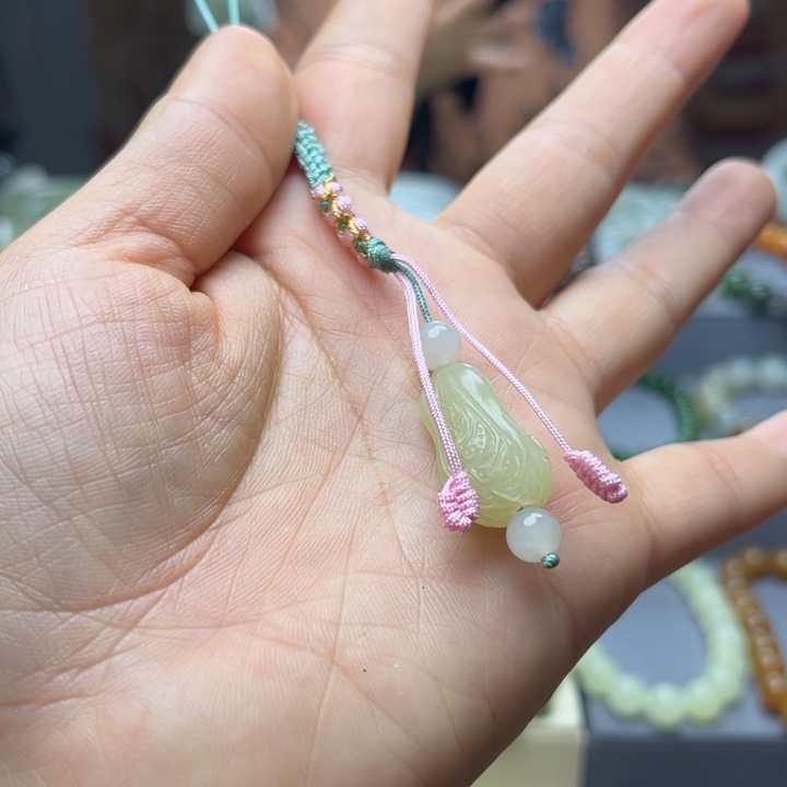 和田玉车挂未镶嵌