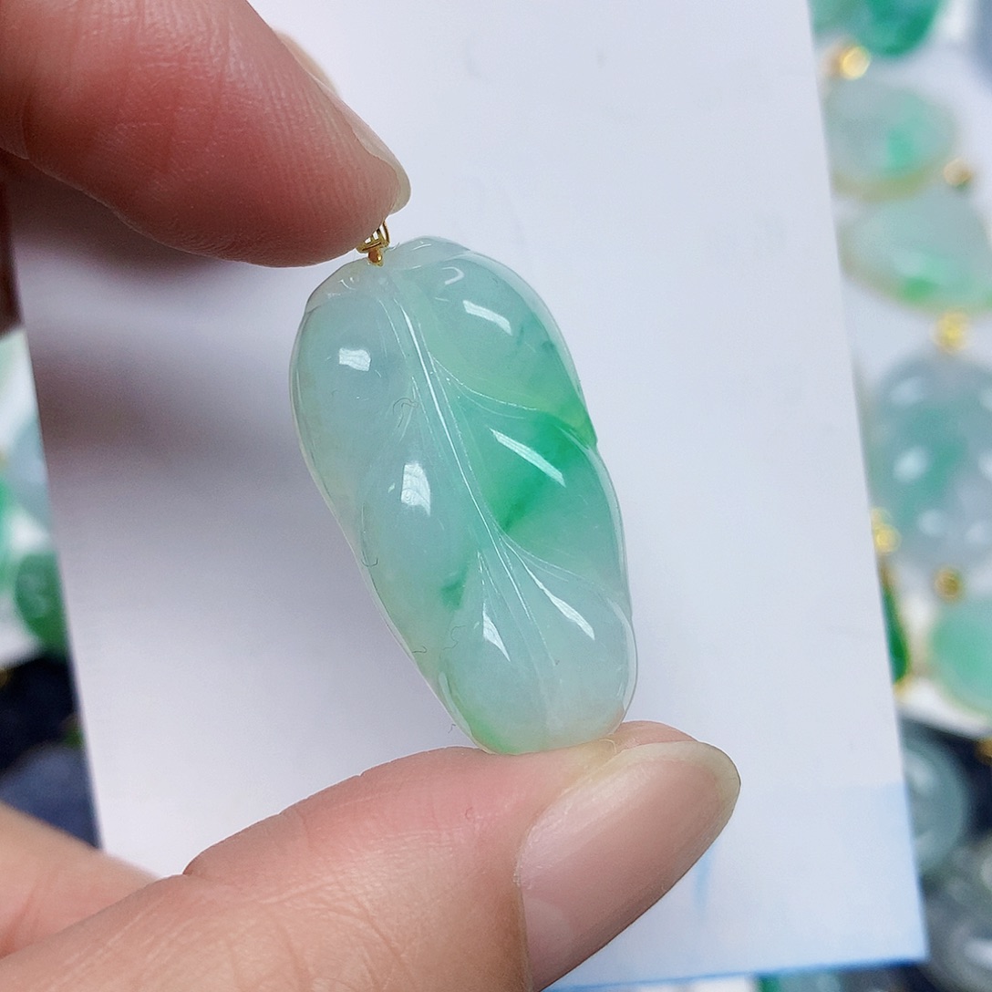 翡翠18K金镶嵌颈饰367789