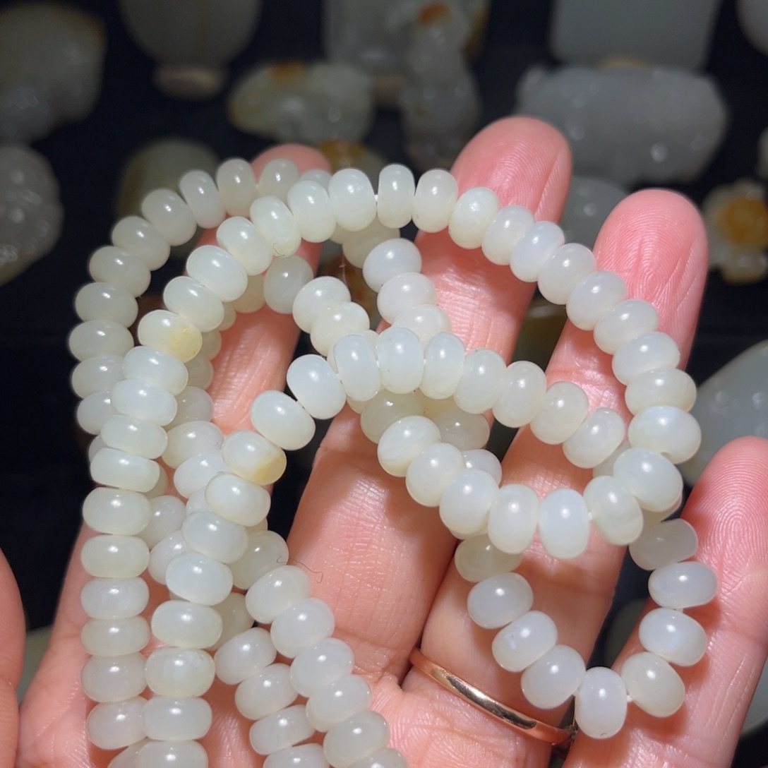 和田玉颈饰未镶嵌葫**弟