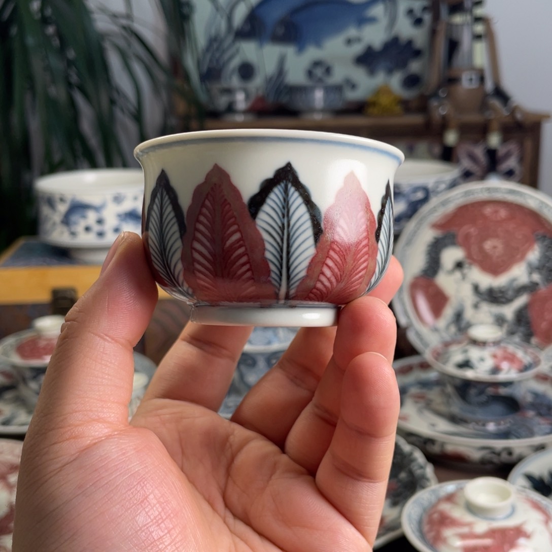 青花釉里红芭蕉叶杯子