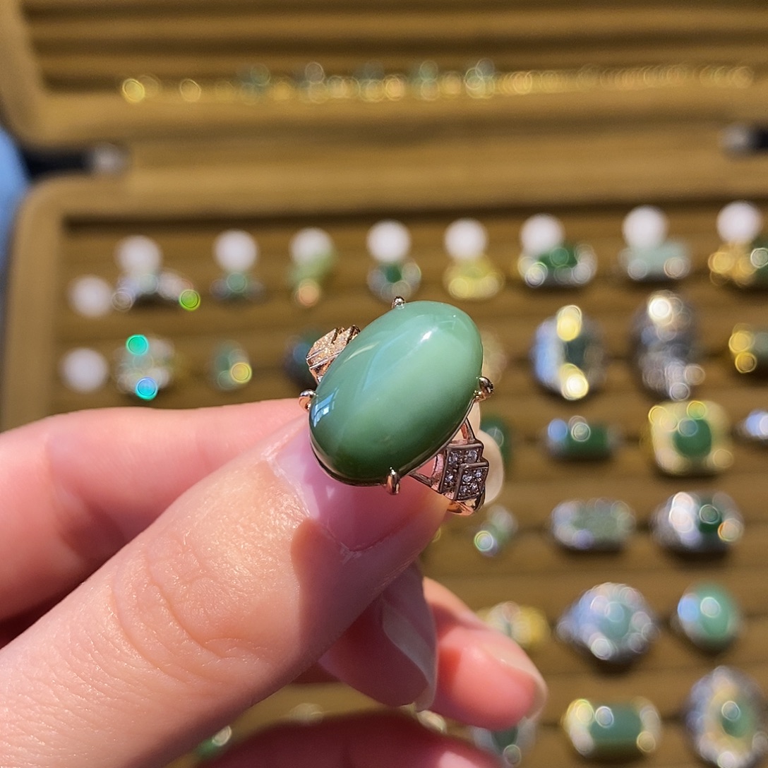 和田玉未镶嵌戒指