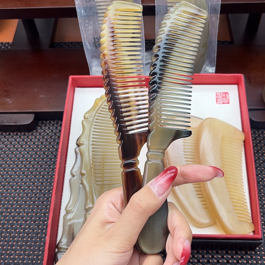 手工制作纯牛角梳子