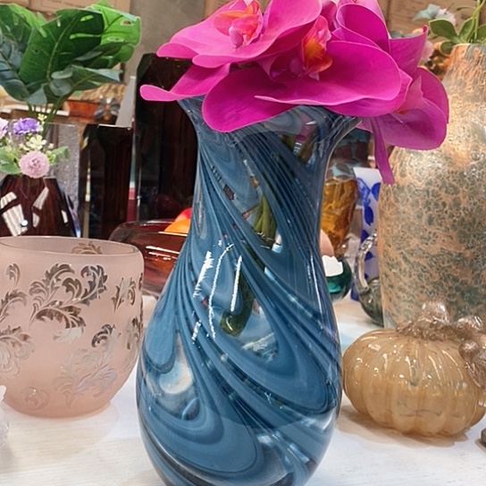 琉璃花瓶高25厘米口径12