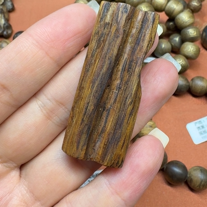 大叶紫檀（黑酸枝木类）