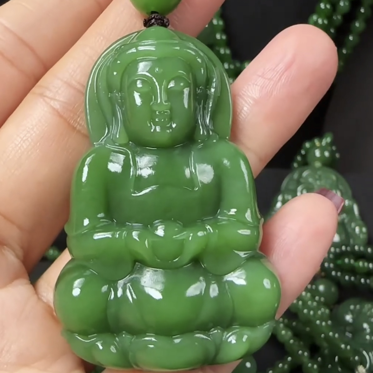 碧玉老料精品上等观音菩萨吊坠（含链108）精美雕刻阳绿色无黑无裂