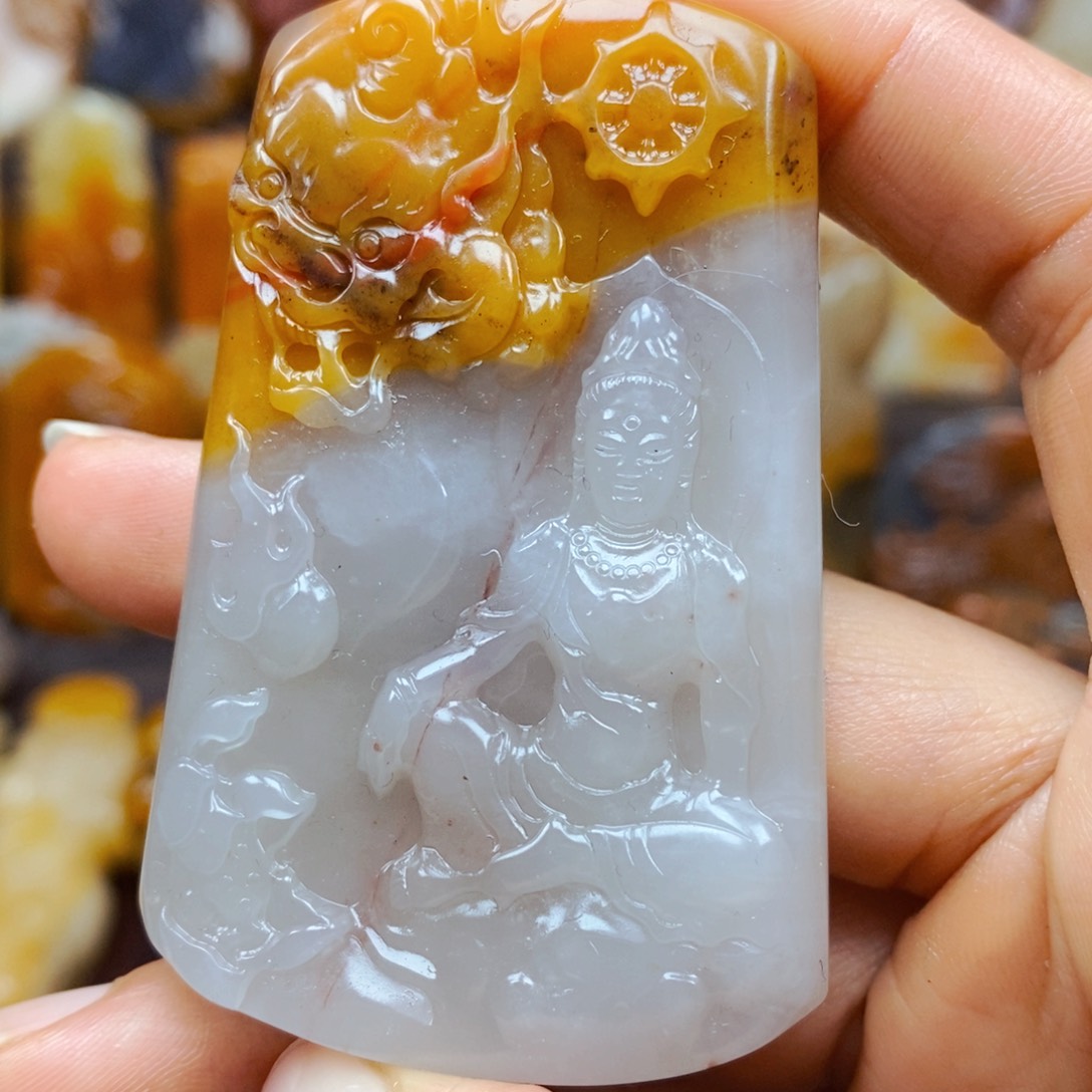 石英质玉（黄龙玉）颈饰未镶嵌