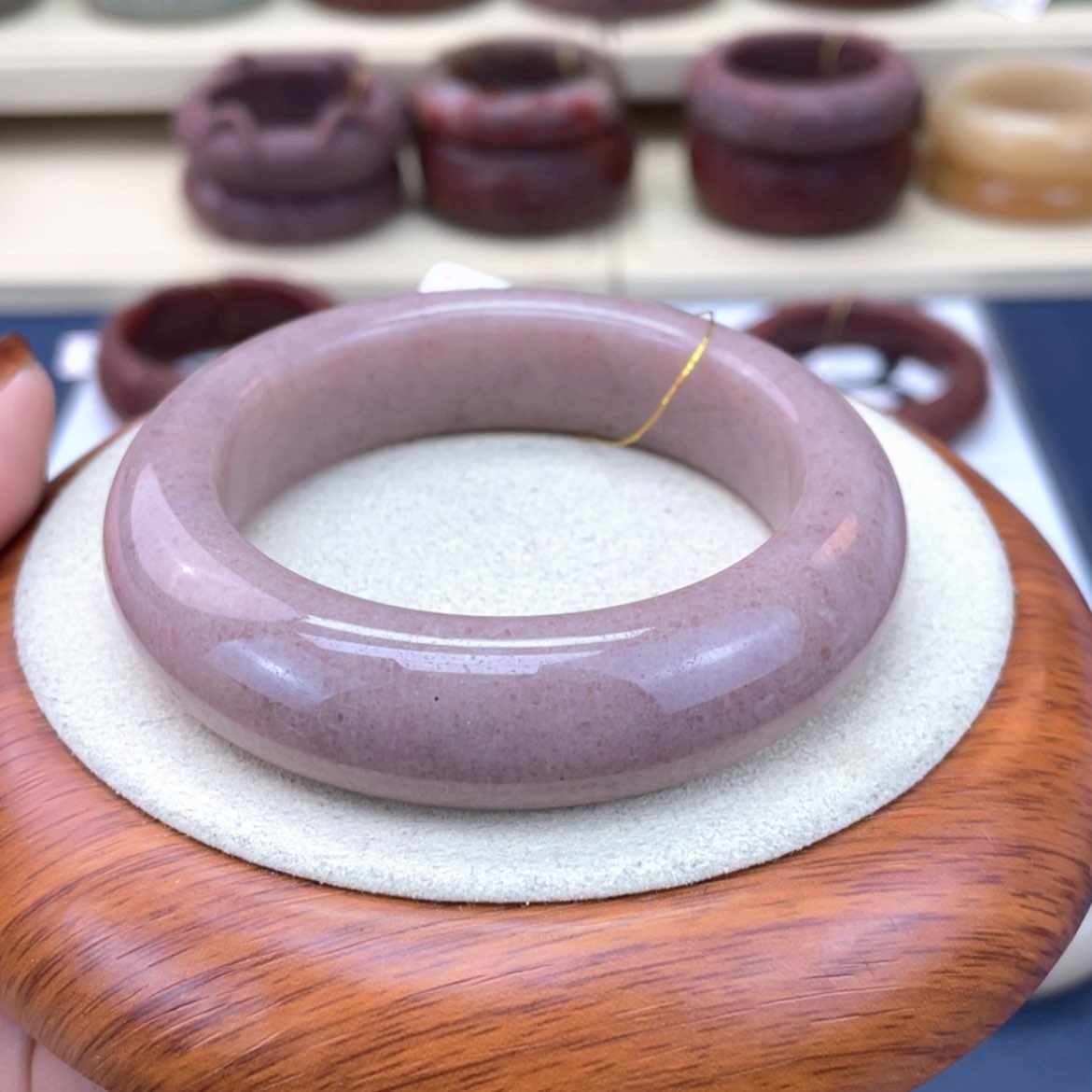 【闪购商品】石英质玉手镯未镶嵌