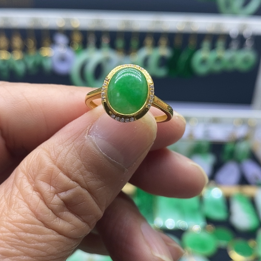 翡翠18K金镶嵌戒指戒指