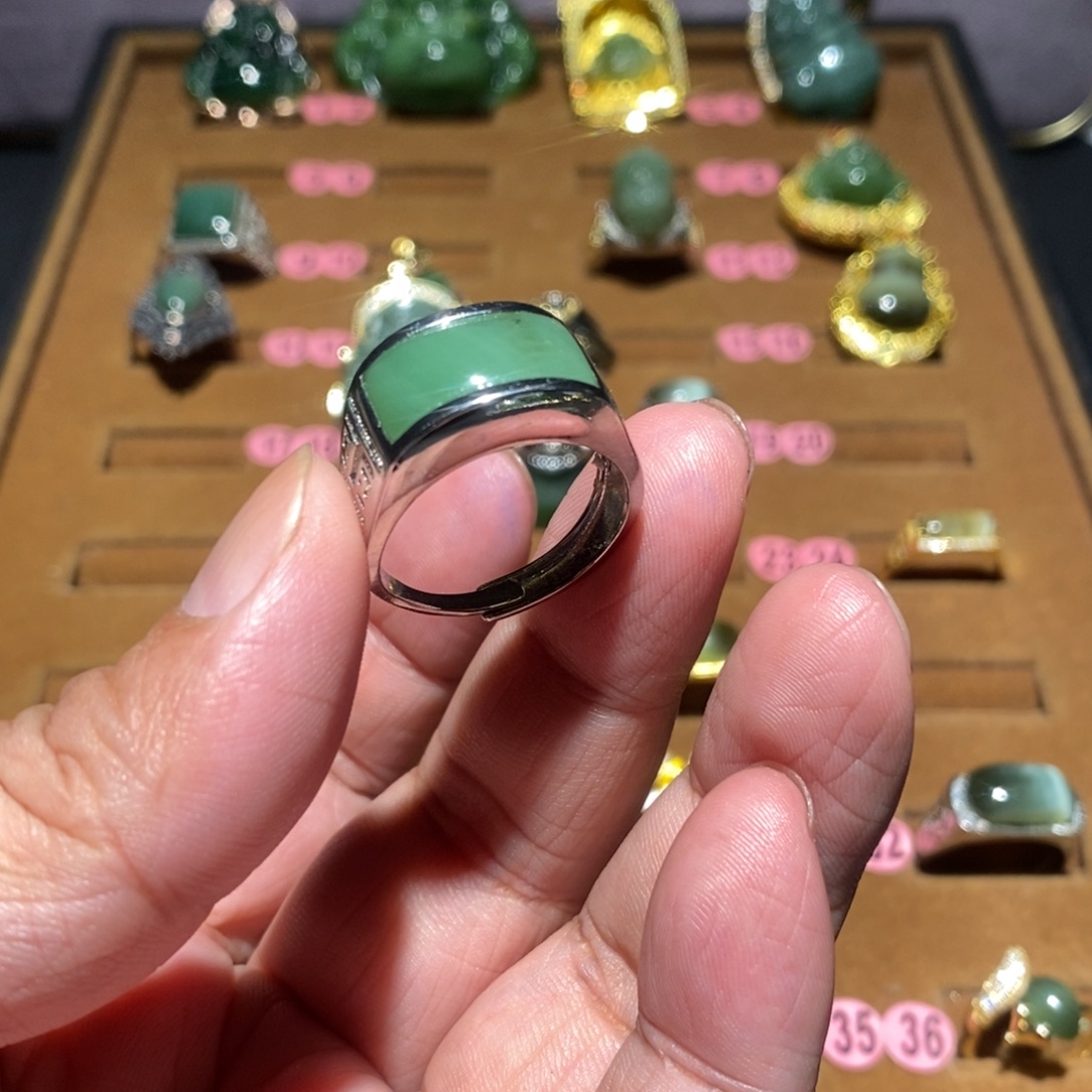 和田玉（碧玉）戒指未镶嵌