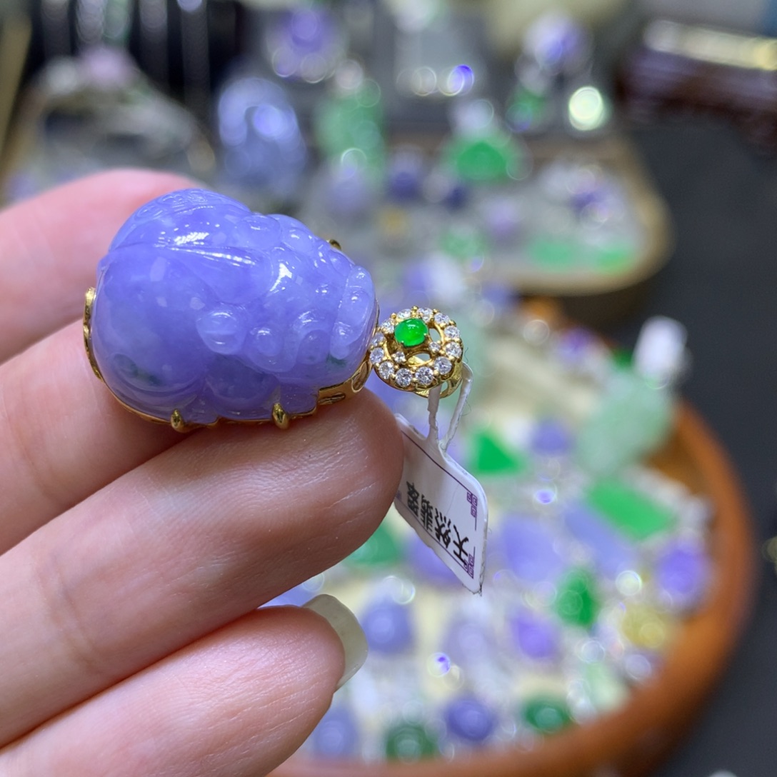 翡翠颈饰18K金镶嵌翡翠吊坠项链