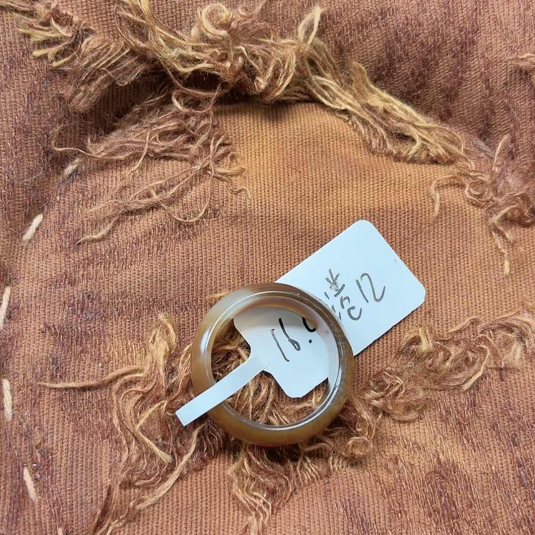 和田玉未镶嵌戒指