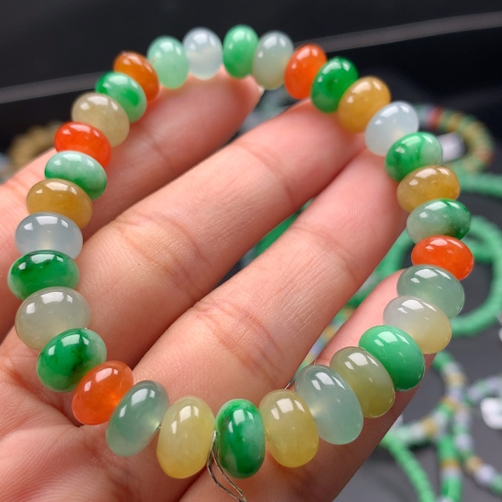 翡翠手镯未镶嵌卡