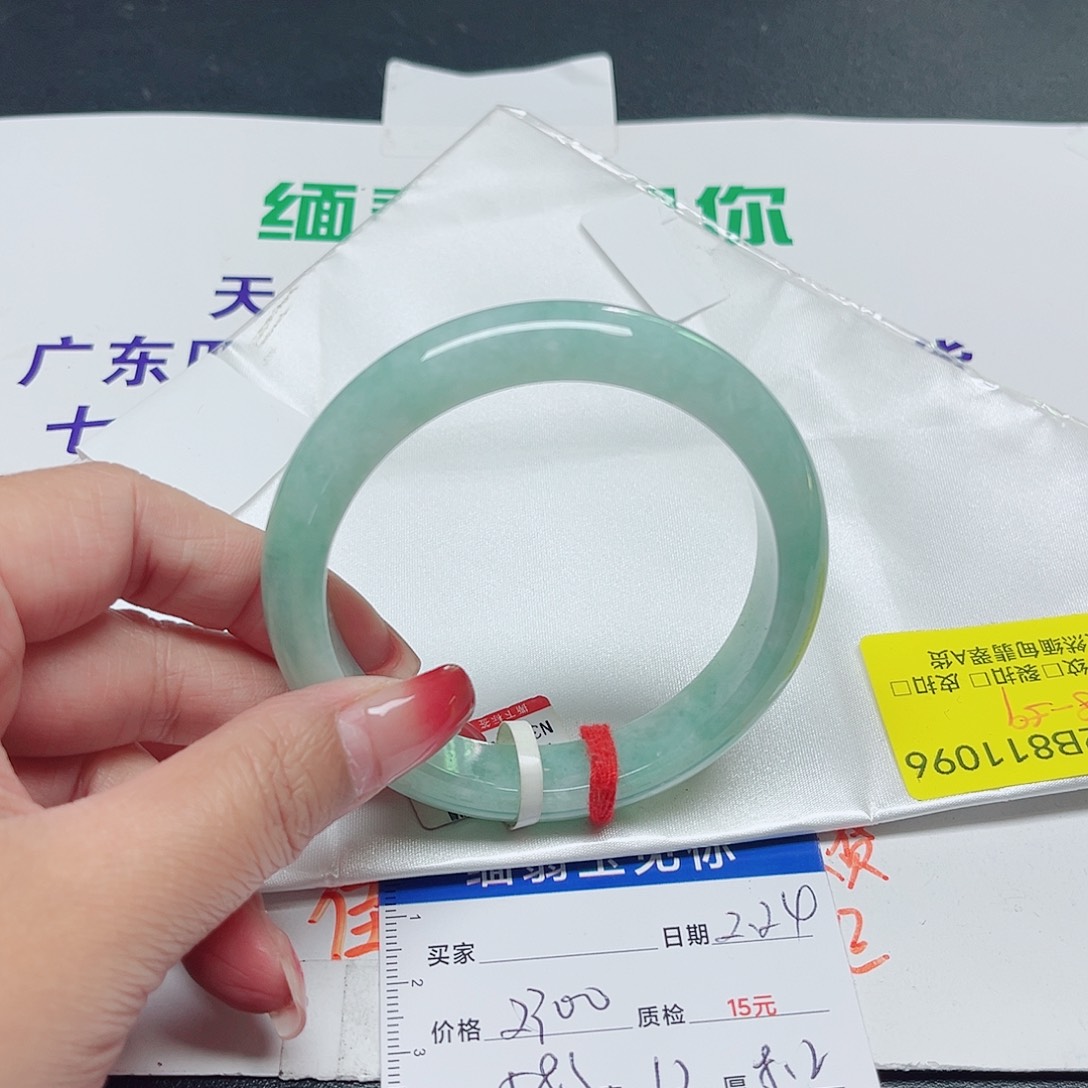 翡翠手镯未镶嵌?****?翡翠手镯11096