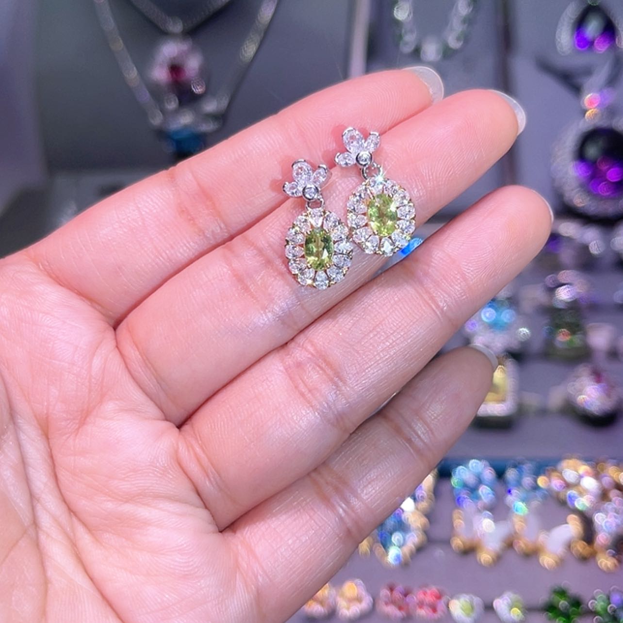 【闪购商品】橄榄石耳饰银S925镶嵌