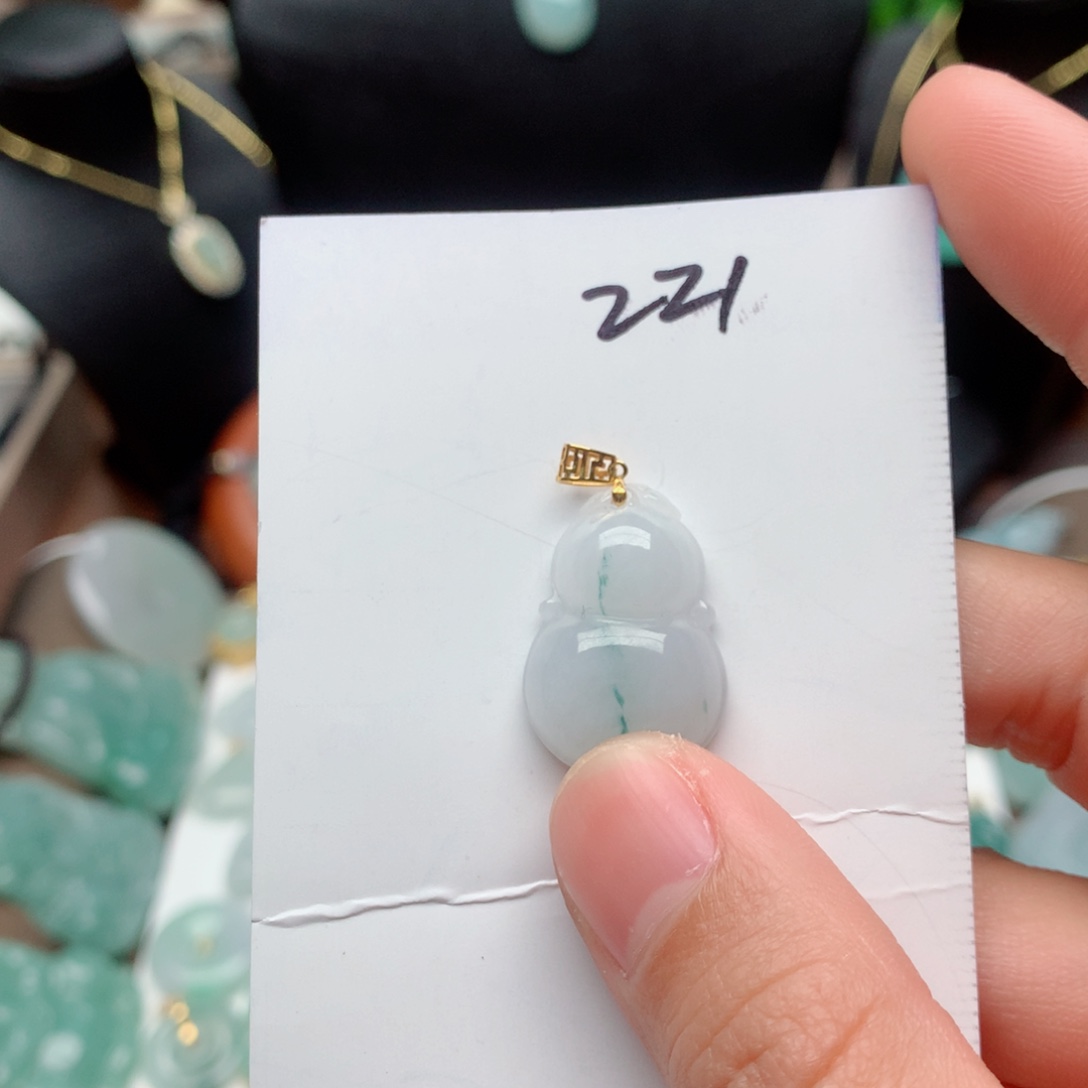 翡翠颈饰18K金镶嵌吊坠