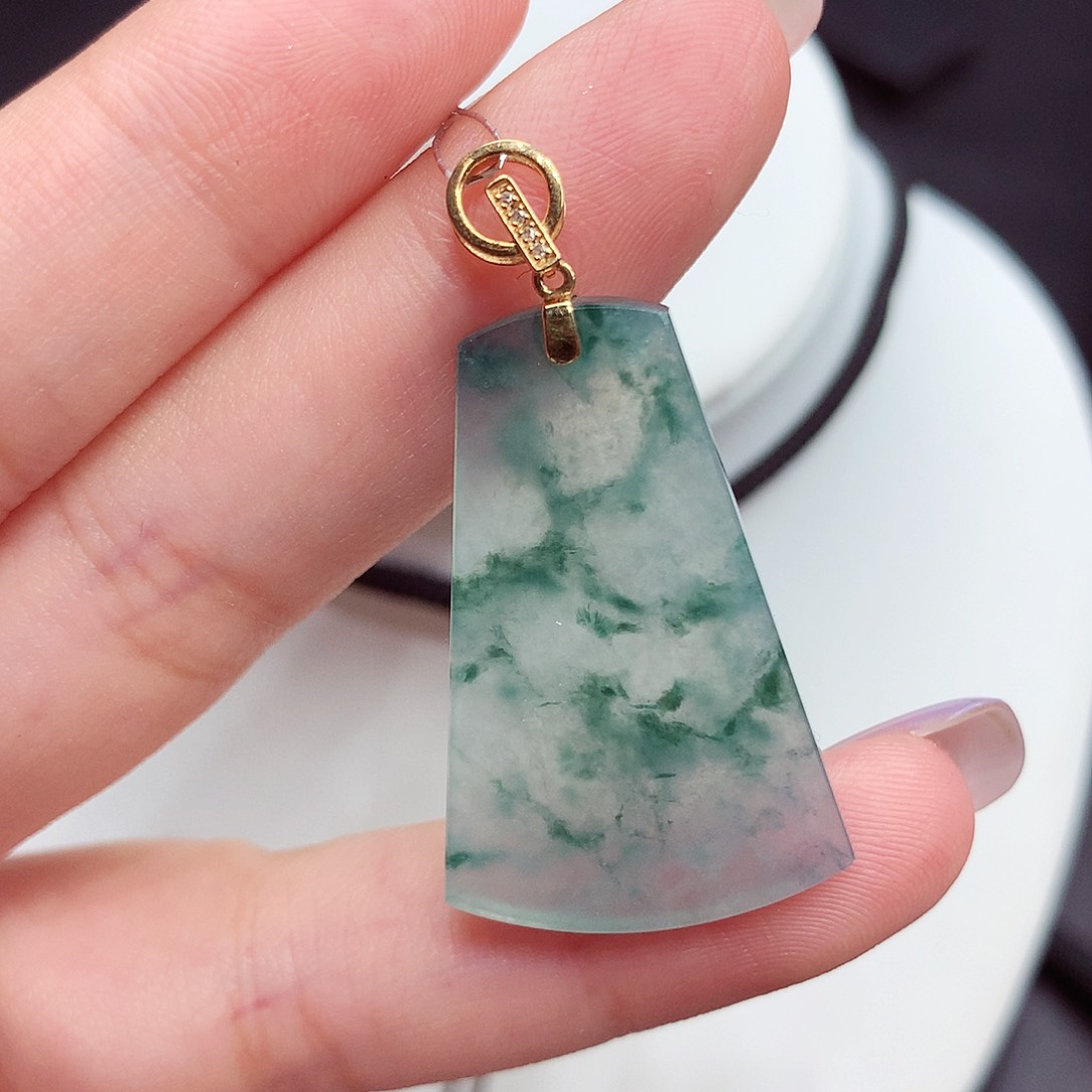 翡翠未镶嵌颈饰翡翠25，32.5/21.3/3.5