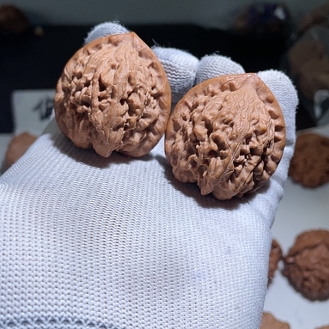 文玩核桃把件玲珑塔